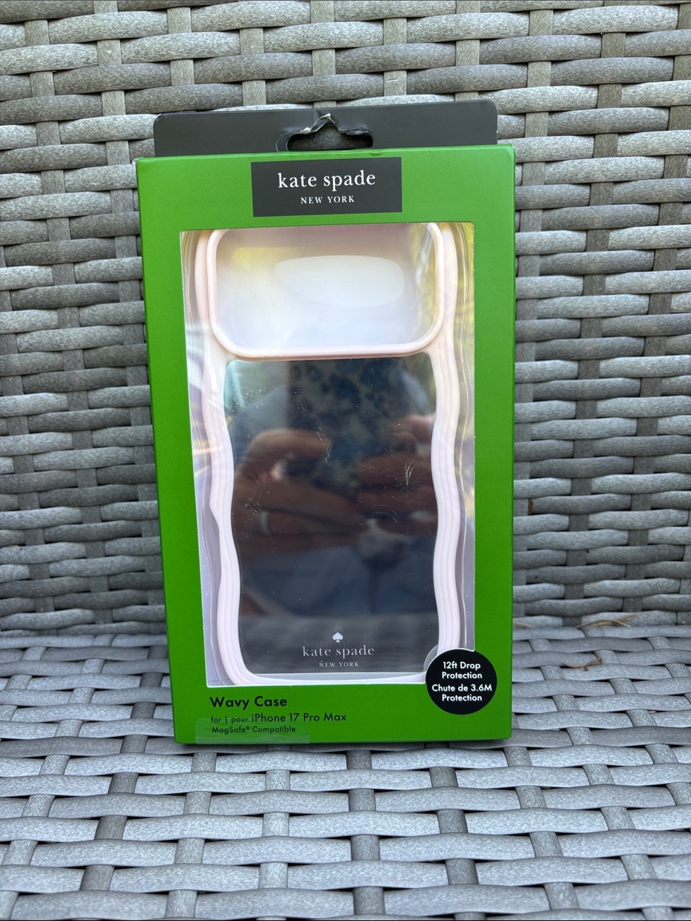 Kate Spade Wavy iPhone 17 Pro Max Phone Case